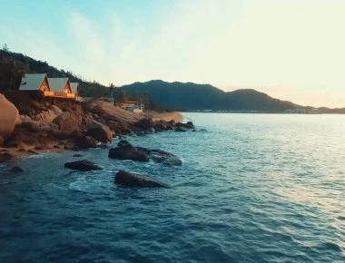 Καβγάς με τη μία στο Nomads -Πλακώθηκαν Μισθοφόρος-Βασιλόπουλος - Bίντεο